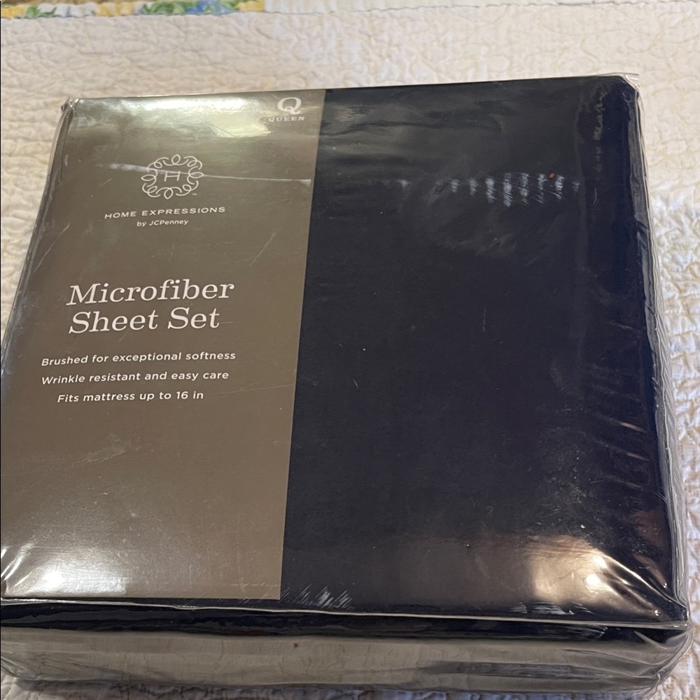 Expressions Navy blue Microfiber Queen Size Sheet Set NEW Exceptional softness
